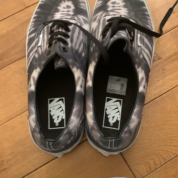 Vans shoes barley been worn men and women can wear - Picture 4 of 7